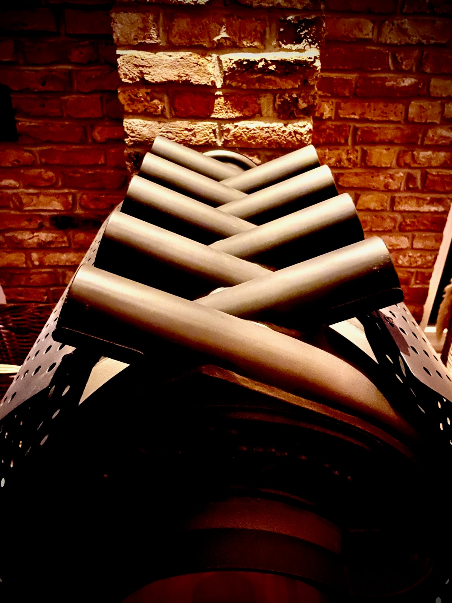 Alt image