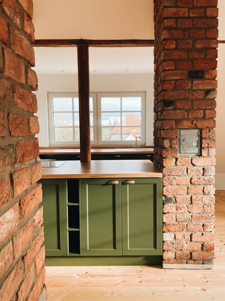 Altstadt Rau Küche Ziegelriemchen als Säulenverblender im Loft-Stil